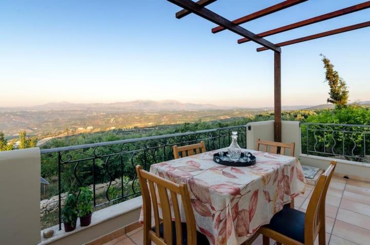 Aletraki -Off-Grid Retreat Above Heraklion, Peaceful Views Архане Екстер'єр фото